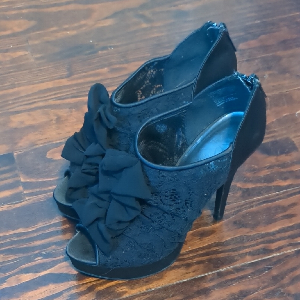 Elegant Black Lace Peep-Toe Heels